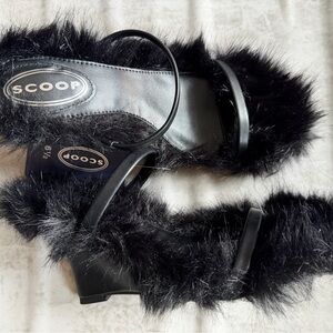 Scoop Black Furry Sandals Size 6.5 Womens